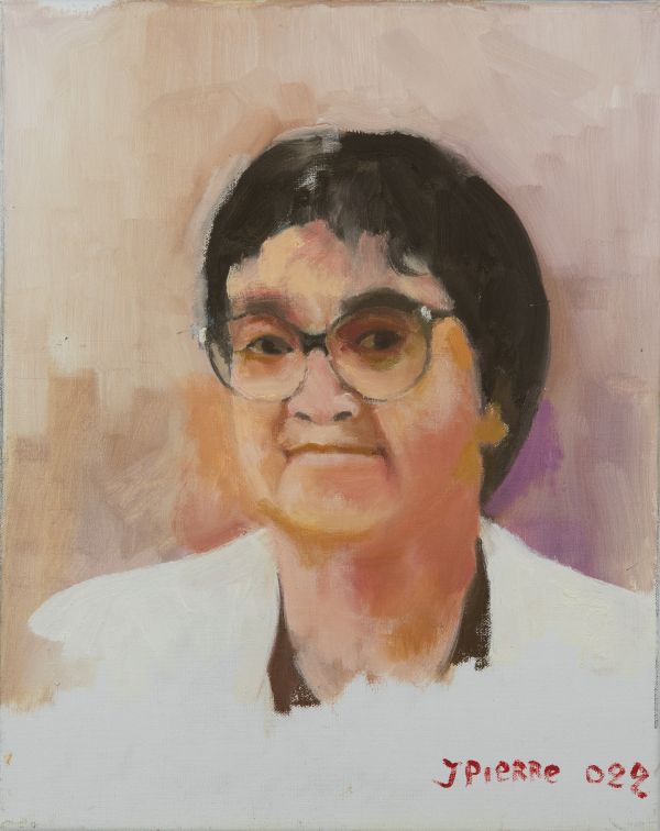 Portrait de Margie sur fond neutre